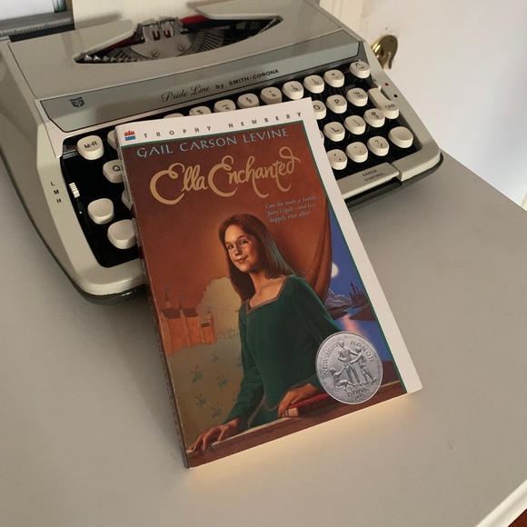 Ella Enchanted book for sale - Picture 1 of 3